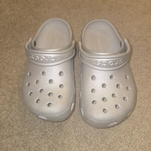 CROCS Kids Metallic Silver Classic Clog J1